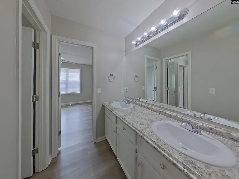 337 Montclaire Ln — Photo 9