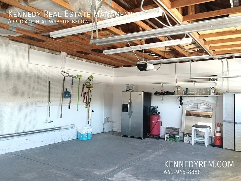 2145 W Avenue P8 — Photo 13