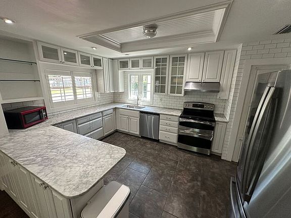 5th image of 332 N Phelps Ave