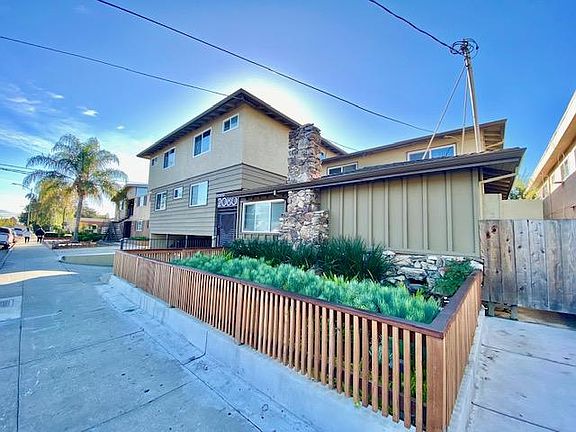 3rd image of 2080 Fruitdale Ave