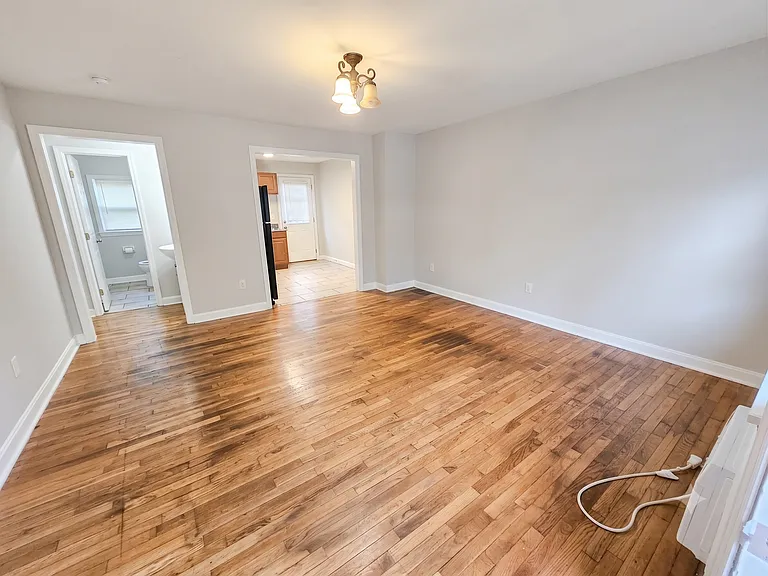 29 Hall St — Photo 2