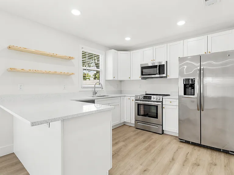 701 W Plaza Pl #C — Photo 11