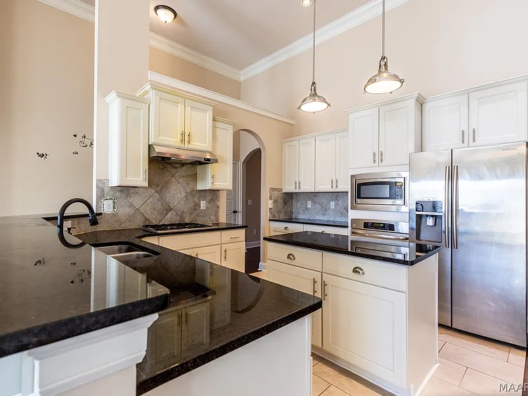 9212 Concord Park Dr — Photo 8