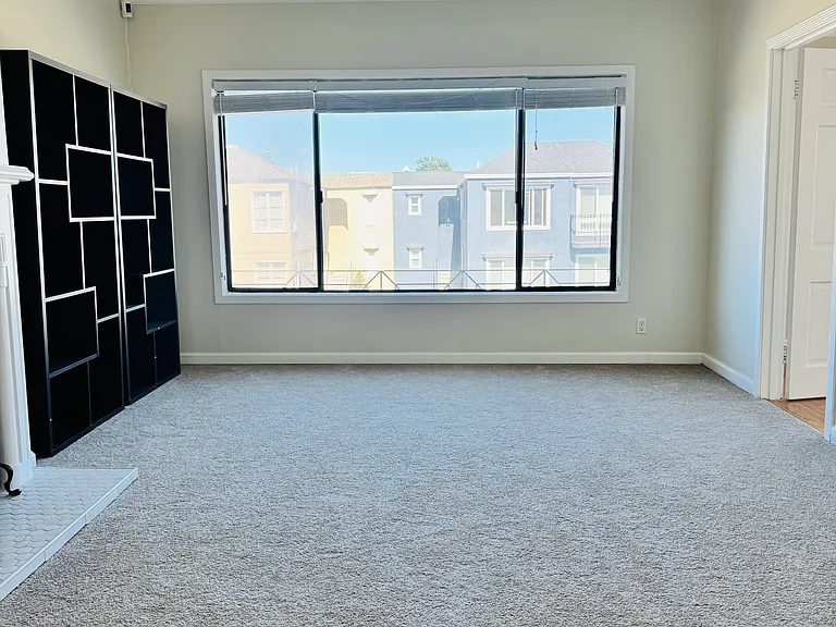 27-29 Iris Ave — Photo 4