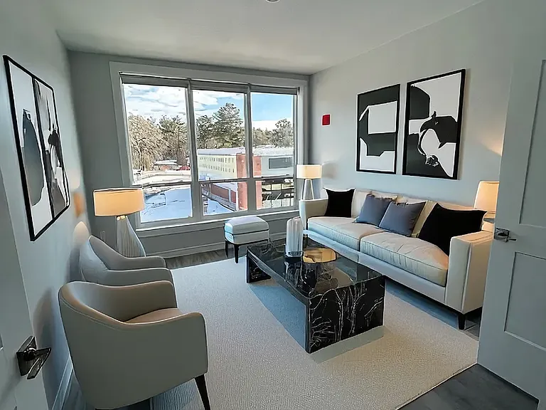 Residences at Sharon Gallery — Photo 14