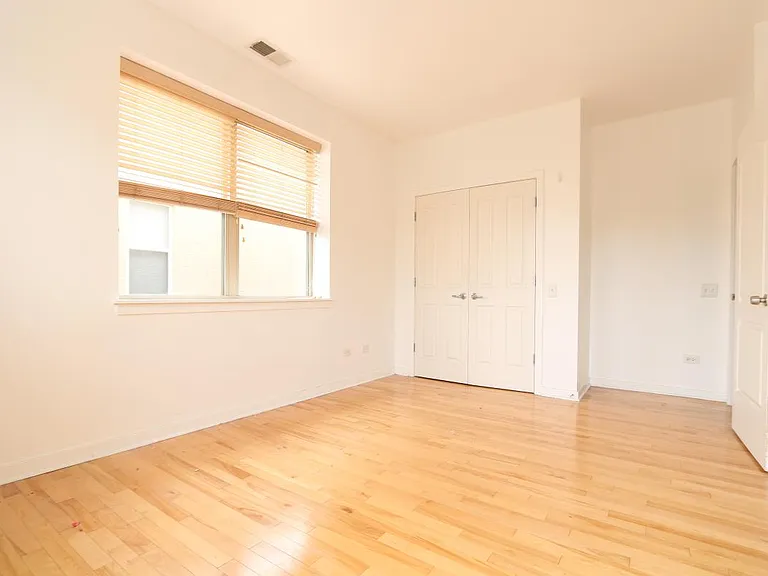 1029 S Lytle St #3 — Photo 8