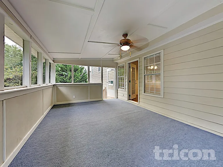 726 Westbury Dr — Photo 36