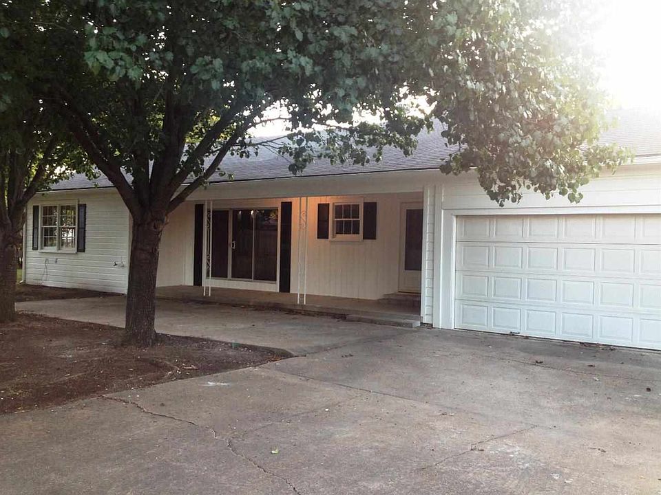 1st image of 106 E Martindale Dr
