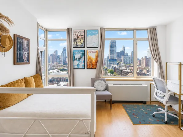 1760 2nd Ave, New York, NY