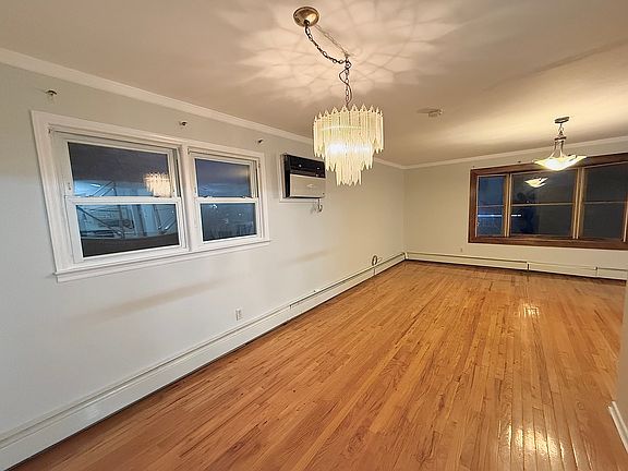 4th image of 1321 B St Floor 1