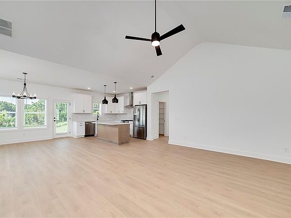 5th image of 8420 Pleasant Grove Cir