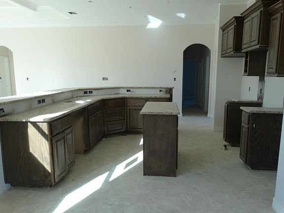 2nd image of 2305 Gilmour Ave