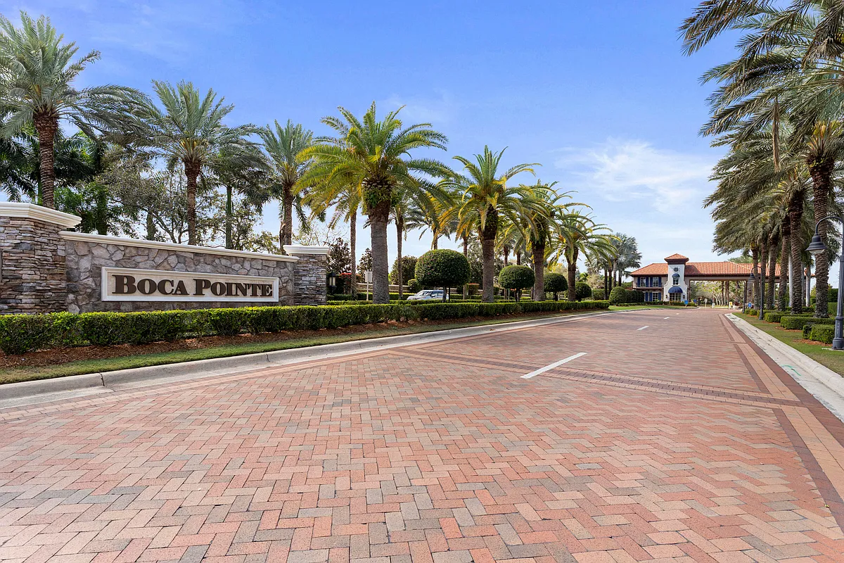 Building Photo - 7507 La Paz Blvd #407