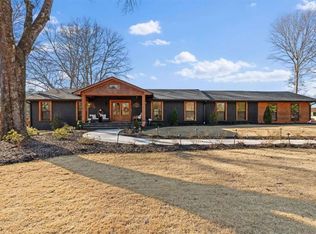 109 Briarwood Dr, Carrollton, GA 30117