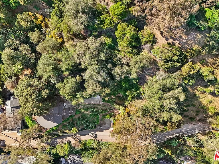 8718 Crescent Dr — Photo 46