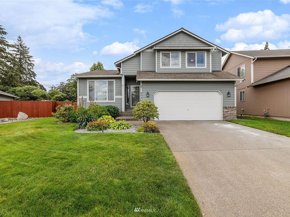 1st image of 2526 187th St E