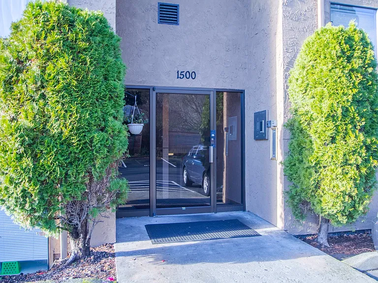 Kelsey House Apartments — Photo 14