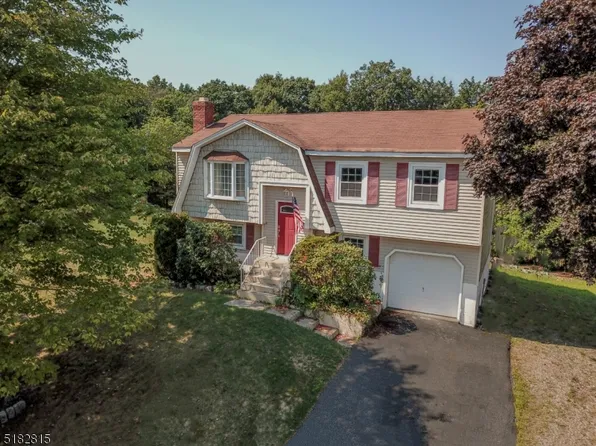 35 Hummingbird Trl, Vernon Twp., NJ 07422