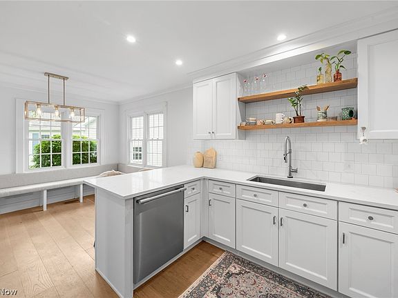 3rd image of 1840 Hickory Ln #27