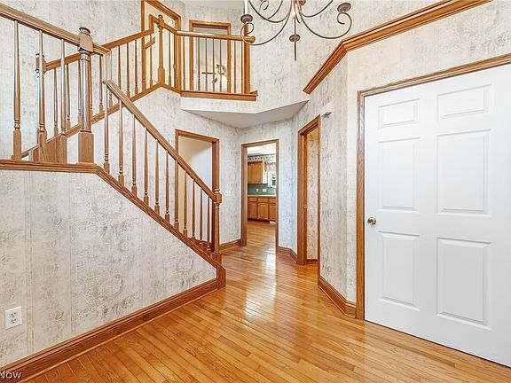 3rd image of 1179 Vineyard Dr