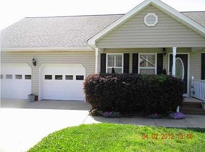 2nd image of 250 Hidden Oaks Dr