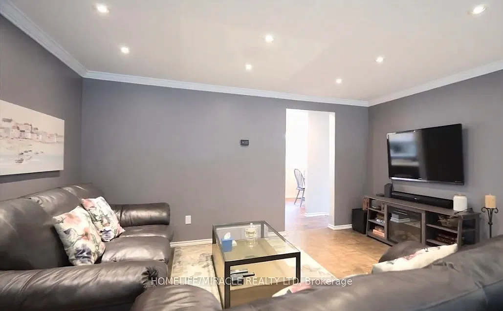 4 bed, $2,650 — Photo 3