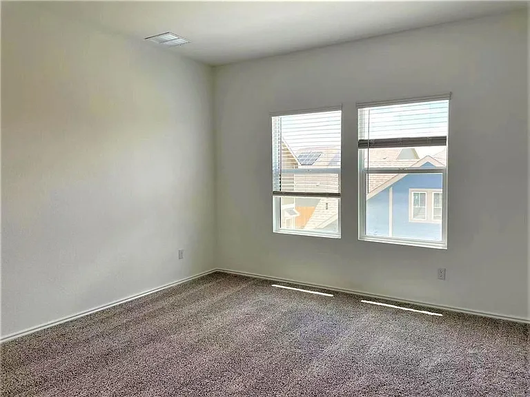 1513 Weatherford Ln — Photo 14