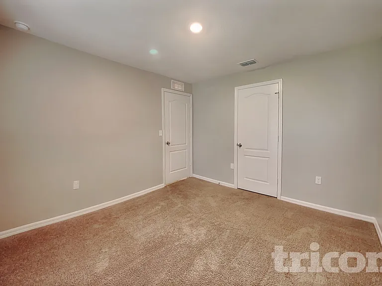 57 Pilgrim Dr — Photo 11