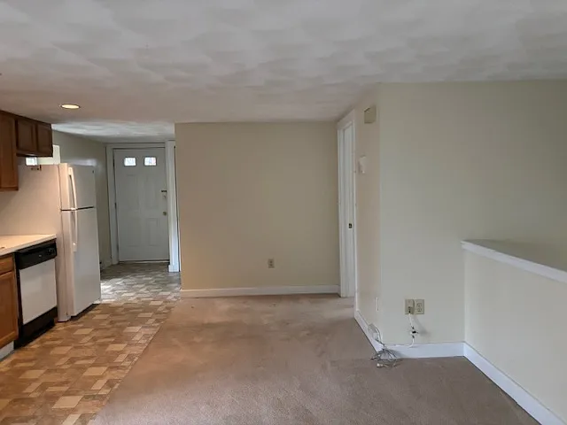 17 Maywood Ln #C — Photo 7