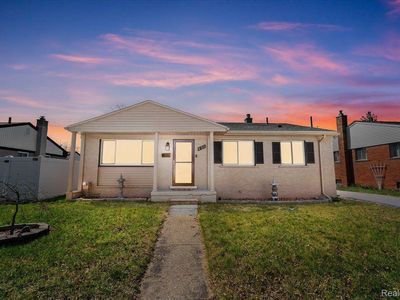 923 W Stephen Ave, Clawson, MI, 48017