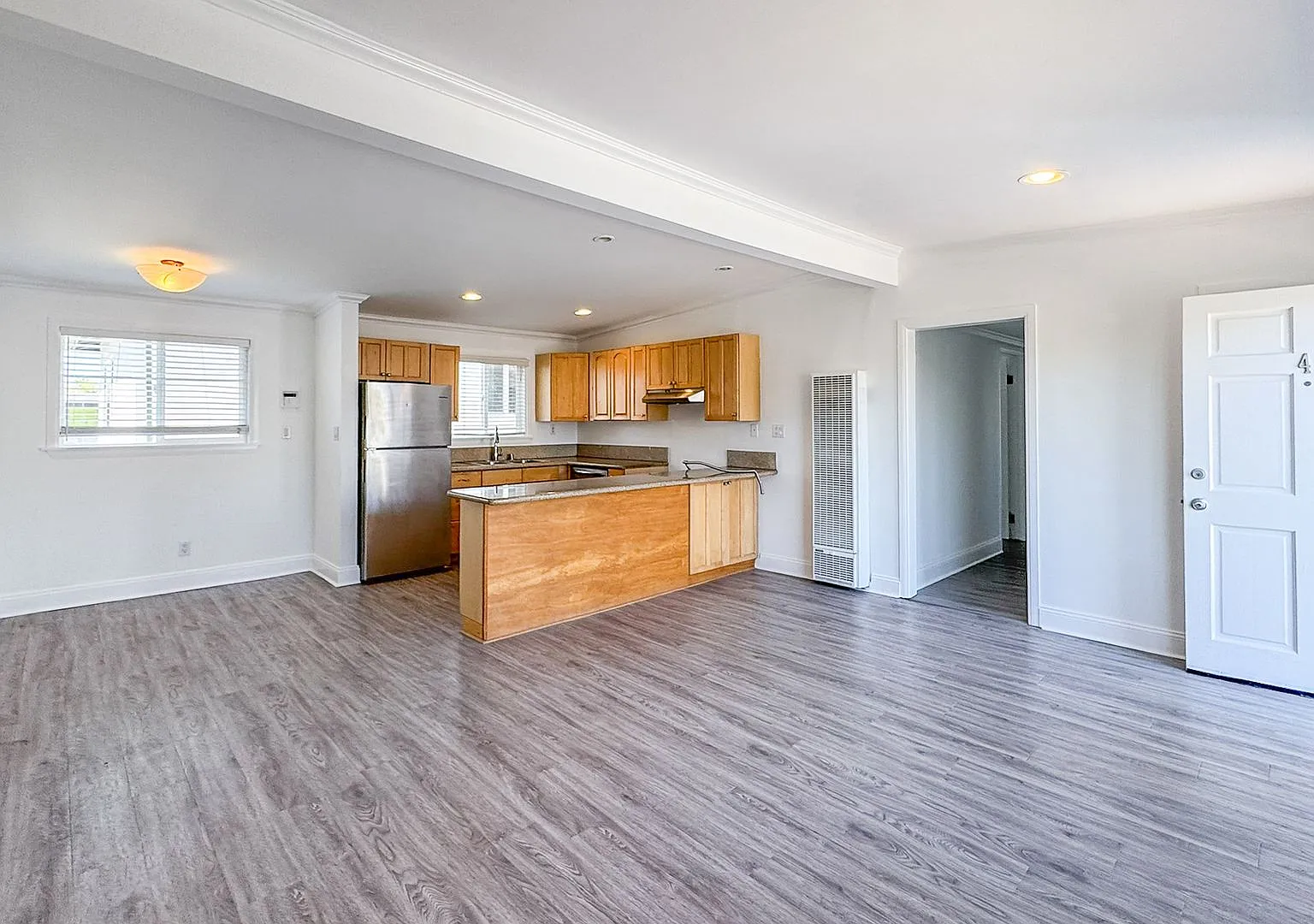 Quiet Venice Neighborhood | 3BD+1BA | Central to the beach access and nearby night life and activ... — Photo 1