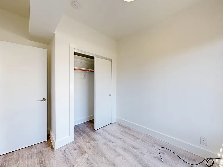 812 Eddy St #405 — Photo 9