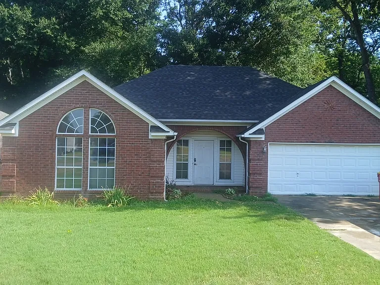 128 Rock Creek Dr — Photo 1