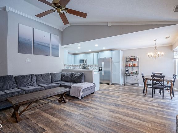 5th image of 6038 White Birch Dr
