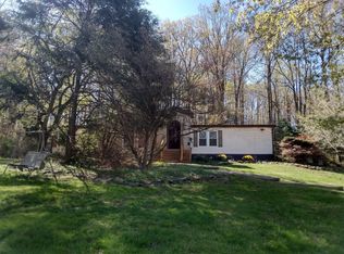 89 Dryville Rd, Fleetwood, PA 19522