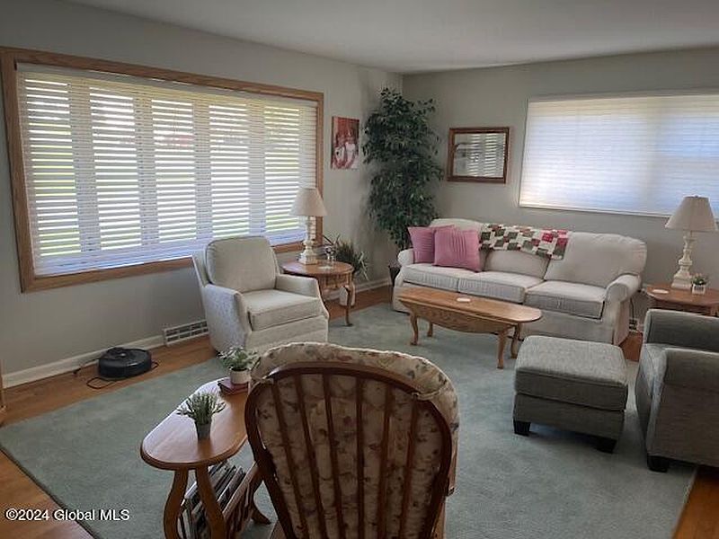 5th image of 2 Westview Drive