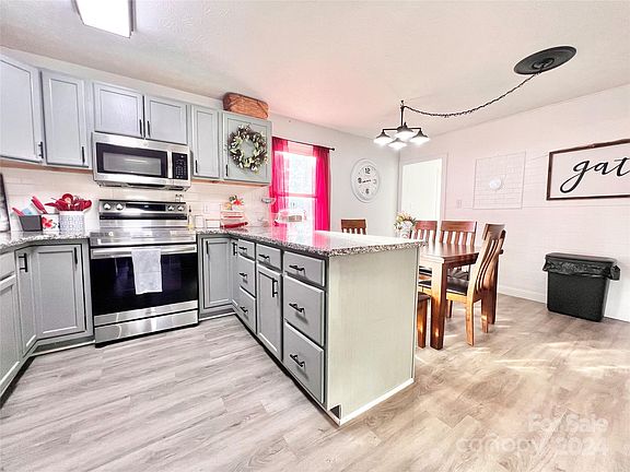 4th image of 3359 Benfield Pl