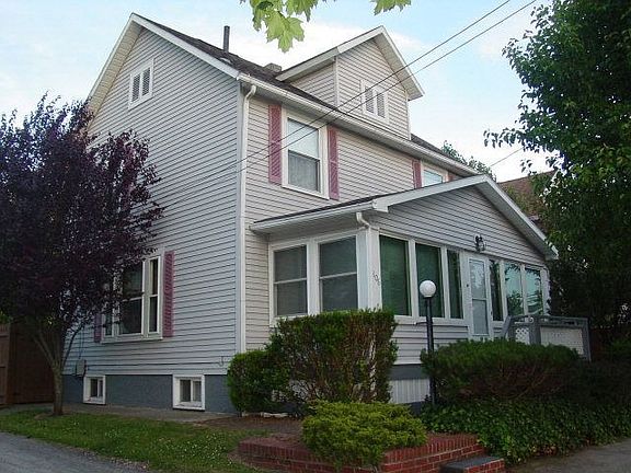 2nd image of 806 Uncapher Ave