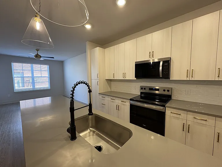 District on the Etowah Apartments — Photo 412