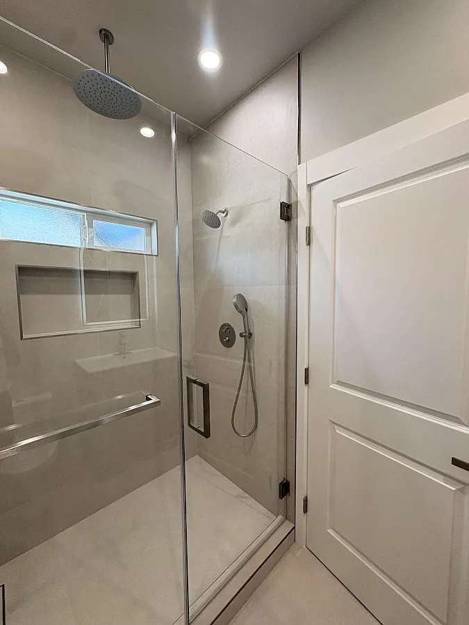 2 bed, 1000 sqft, $3,300 — Photo 4