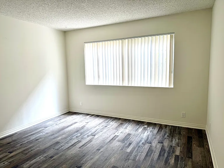 533 Ashland Ave #104 — Photo 4