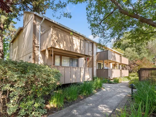 2462 W Bayshore Rd APT 6, Palo Alto, CA 94303