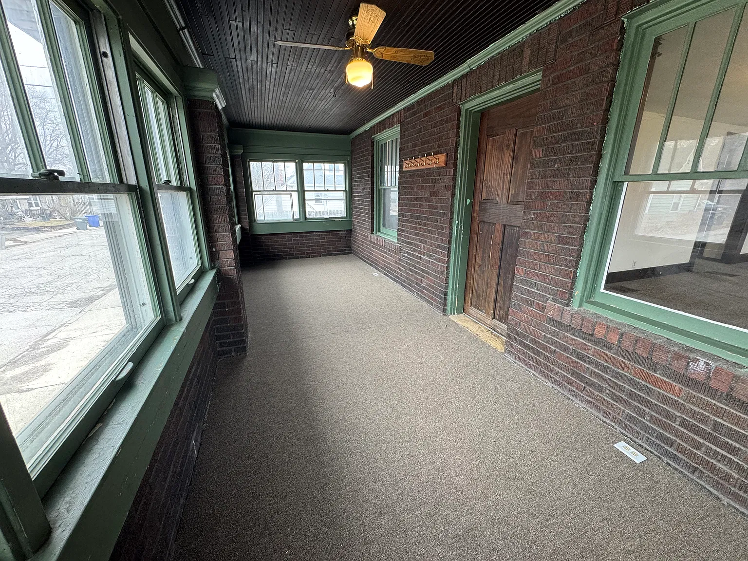 2 bed, 864 sqft, $1,100 — Photo 2