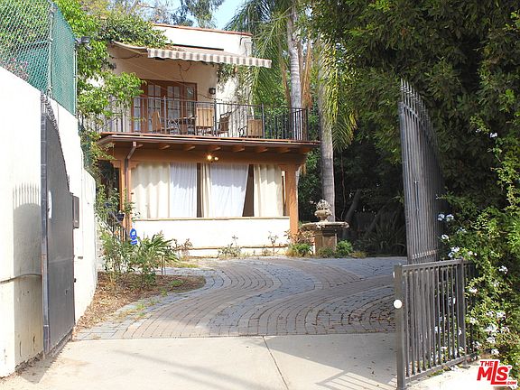 3rd image of 1621 Laurel Canyon Blvd