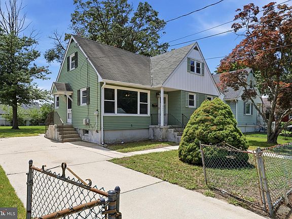 3rd image of 321 Edith Ave