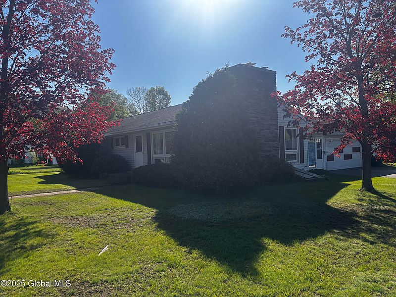 2nd image of 26 4th Avenue