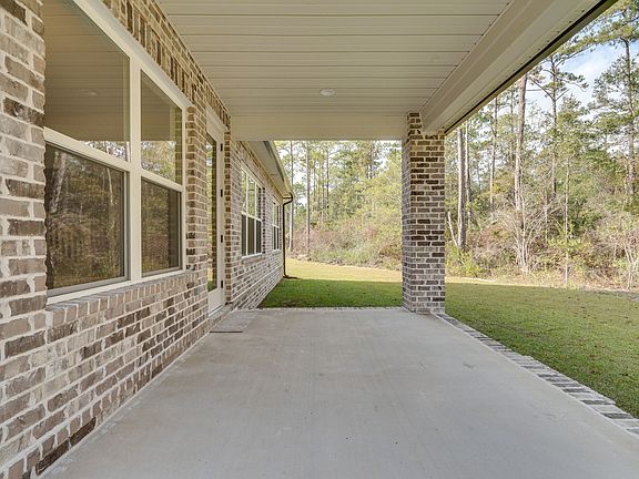 Representative floor plan. Colors and finishes may vary.