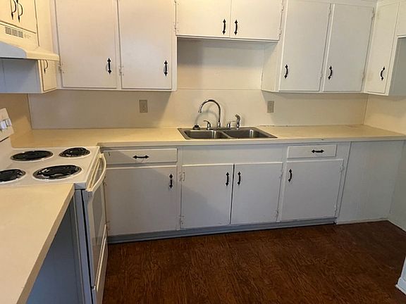2nd image of 616 Jeanette Ave