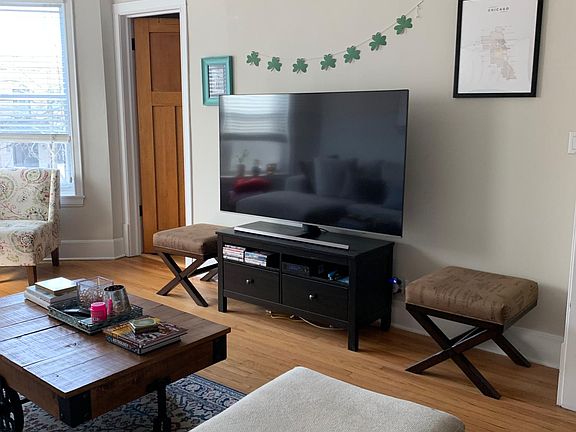 2nd image of 1312 W Cornelia Ave #2