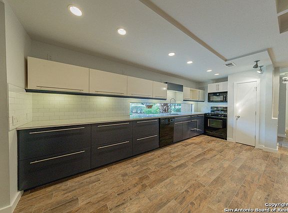 4th image of 9103 Contessa Dr